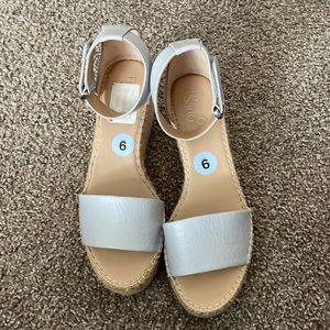 Platform/Wedged Light blue sandals